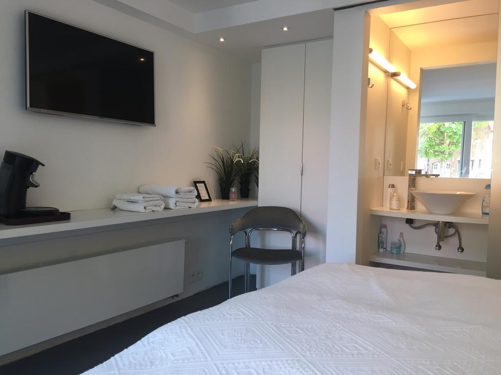 Poppies , Free Parking Affittacamere 3*